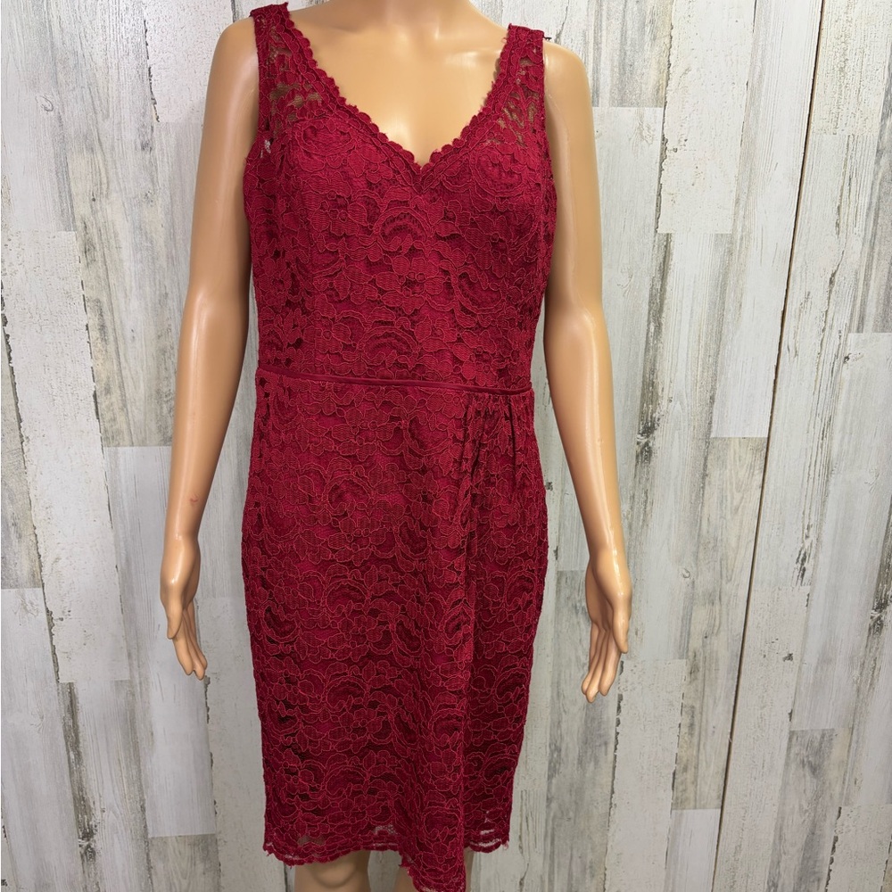 David’s Bridal Short Tank V-Neck‎ Apple Red Lace Dress